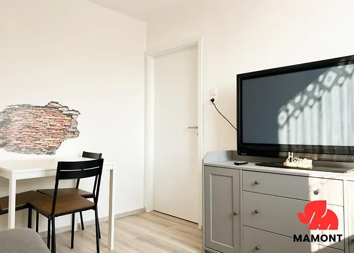 Bis 3 Personen Brémy